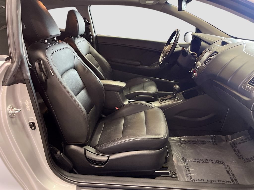 Used 2016 Kia Forte Koup EX w/ EX Premium Package FWD image 29