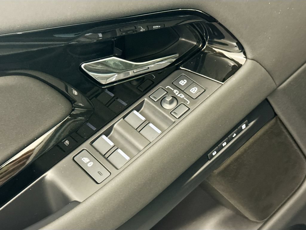 New 2026 Land Rover Range Rover Evoque Hoxton AWD/4WD image 17