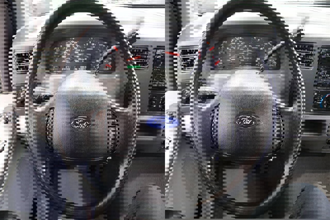 Used 2003 Ford F250 XLT image 81