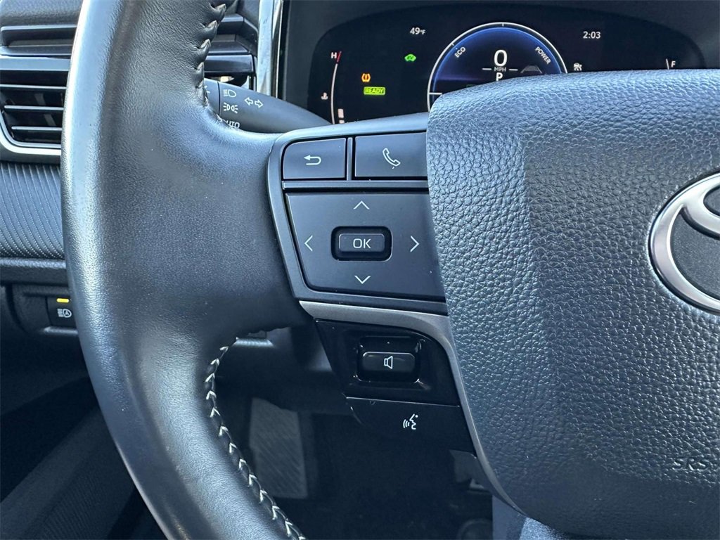 Certified 2025 Toyota Camry SE image 9