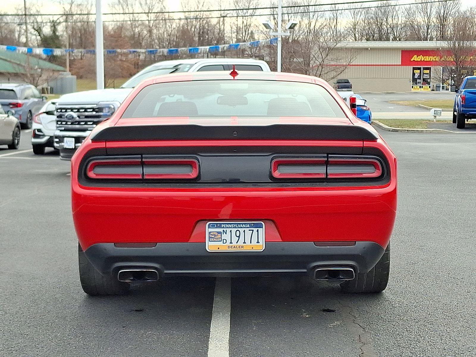 Used 2016 Dodge Challenger R/T Scat Pack w/ Leather Interior Group image 5
