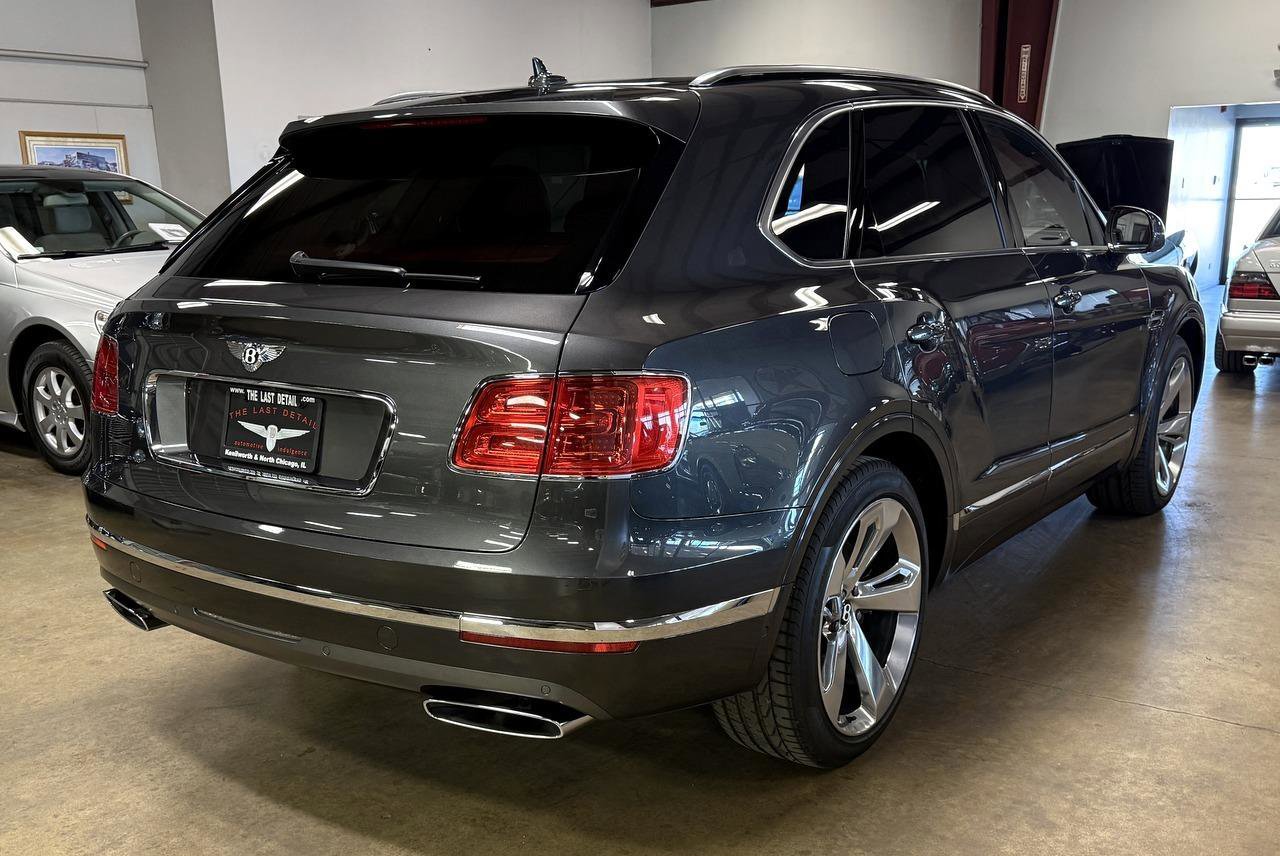 Used 2018 Bentley Bentayga image 20