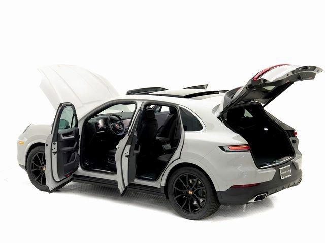 New 2026 Porsche Cayenne image 29