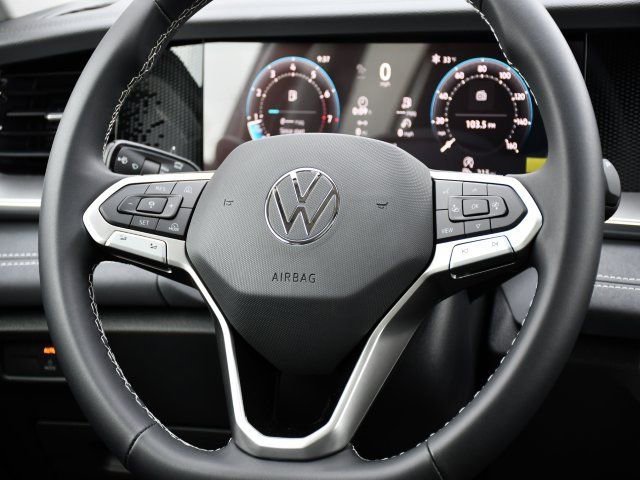 New 2026 Volkswagen Tiguan SE FWD image 20