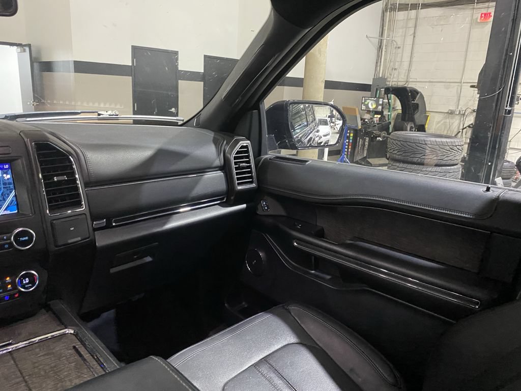 Used 2020 Ford Expedition Limited w/ Equipment Group 301A RWD image 7
