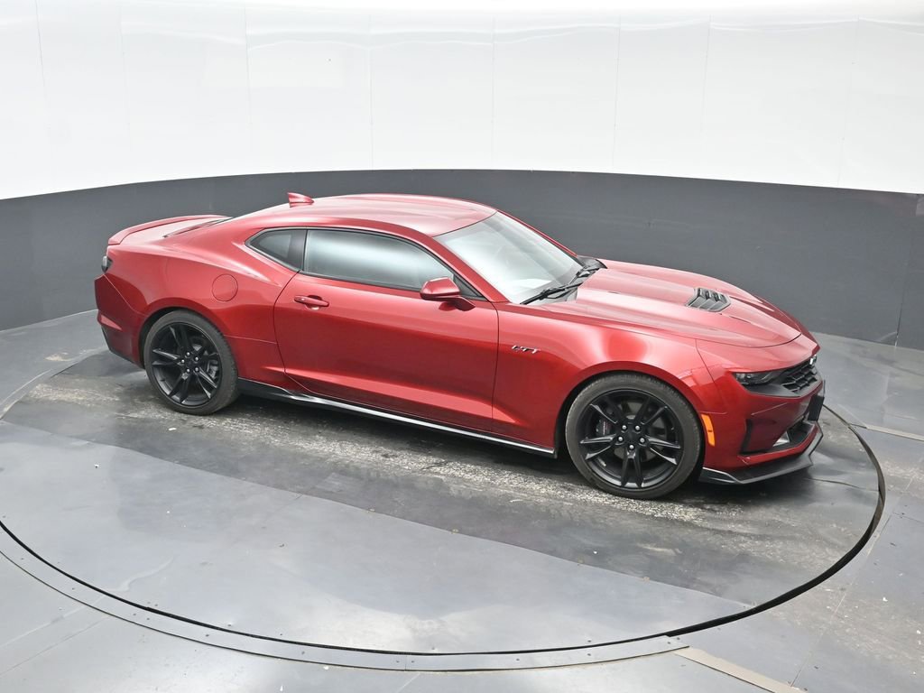 Used 2021 Chevrolet Camaro LT RWD image 30