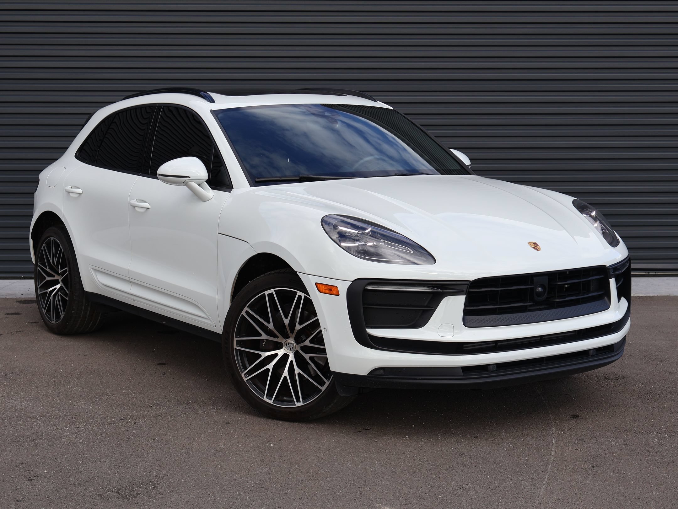 Used 2023 Porsche Macan AWD/4WD image 7