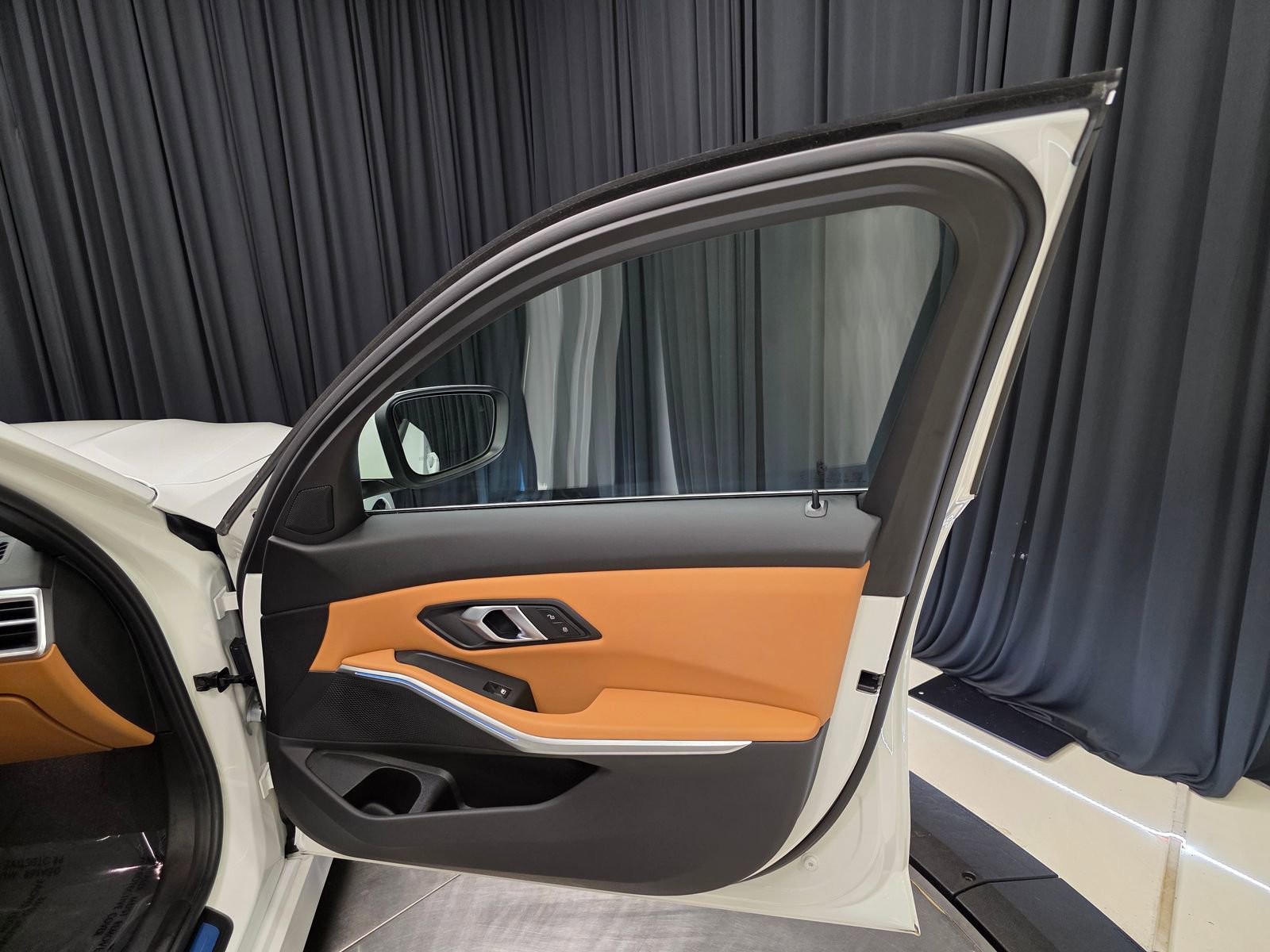 Used 2025 BMW 330i xDrive Sedan w/ Premium Package image 34