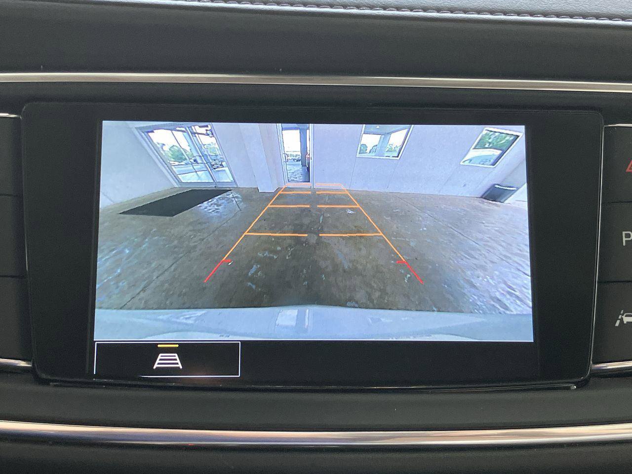 Used 2022 Buick Enclave Essence w/ Experience Buick Package FWD image 12