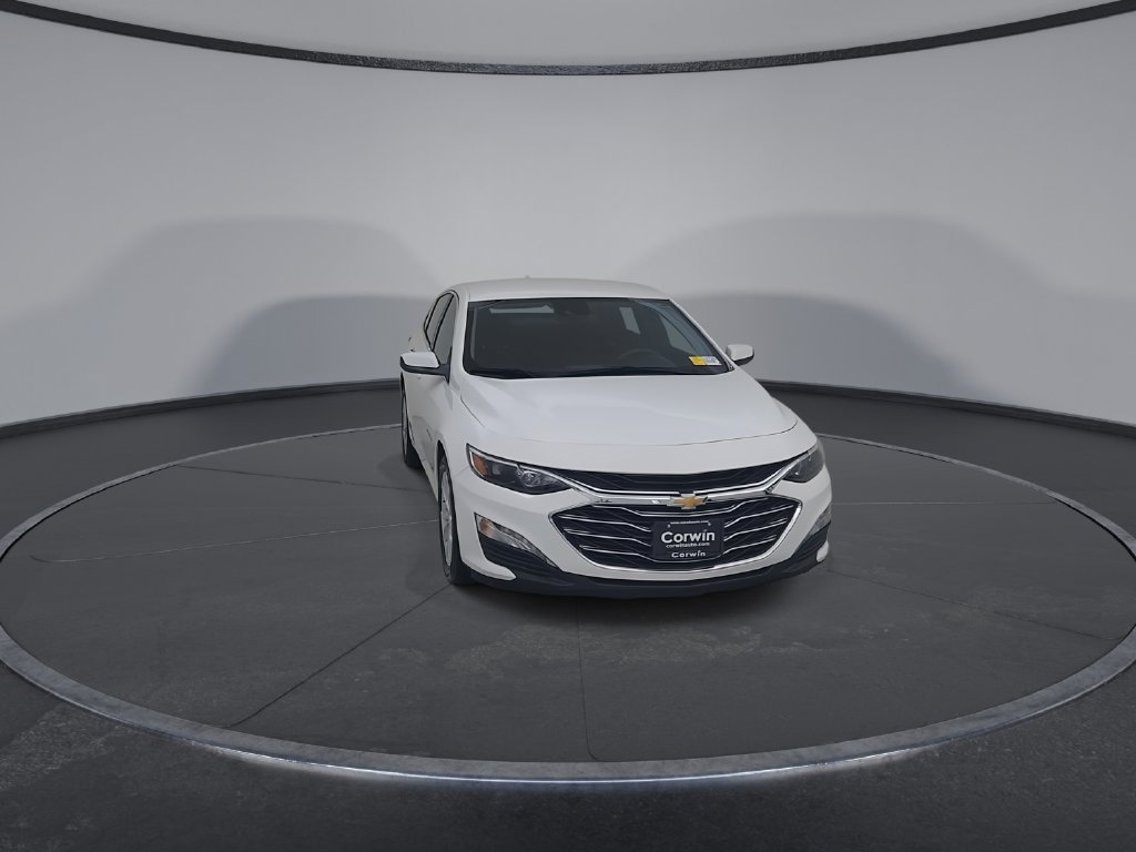 Used 2025 Chevrolet Malibu LT FWD image 4