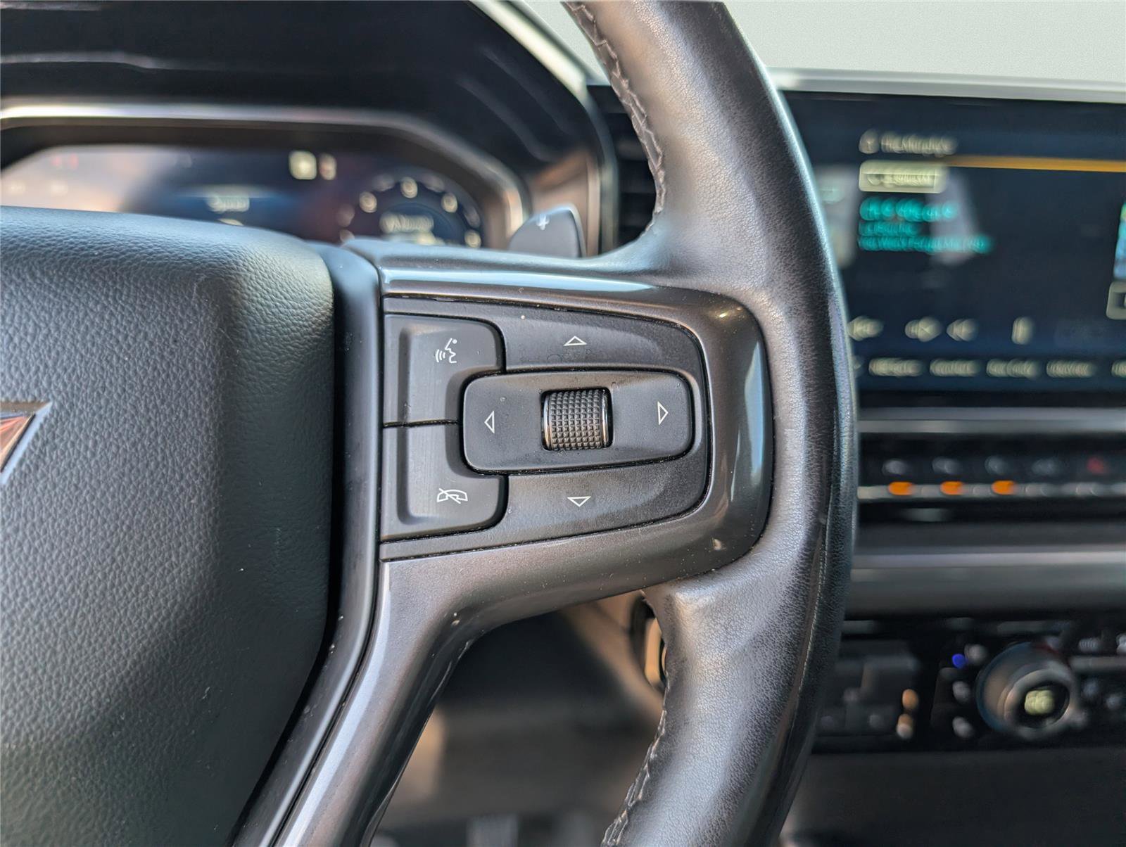 Used 2025 Chevrolet Silverado 1500 High Country w/ Technology Package AWD/4WD image 27