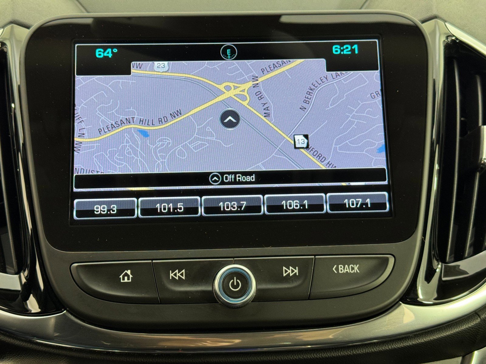 Used 2017 Chevrolet Volt Premier w/ Driver Confidence II Package image 22