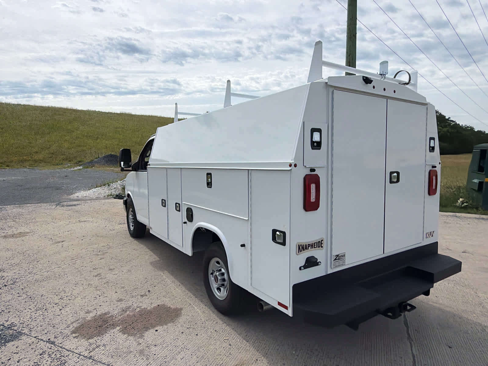 New 2025 GMC Savana 3500 w/ Power Convenience Package RWD image 4