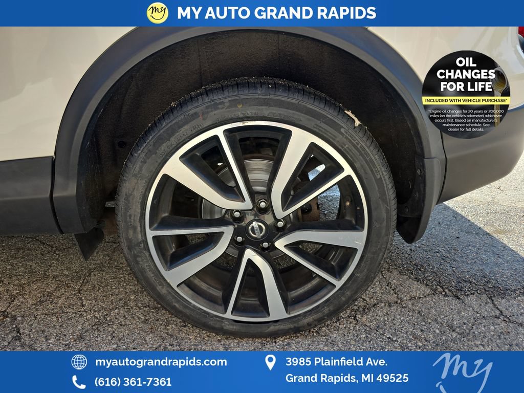 Used 2017 Nissan Rogue Sport SL w/ SL Premium Package AWD/4WD image 30