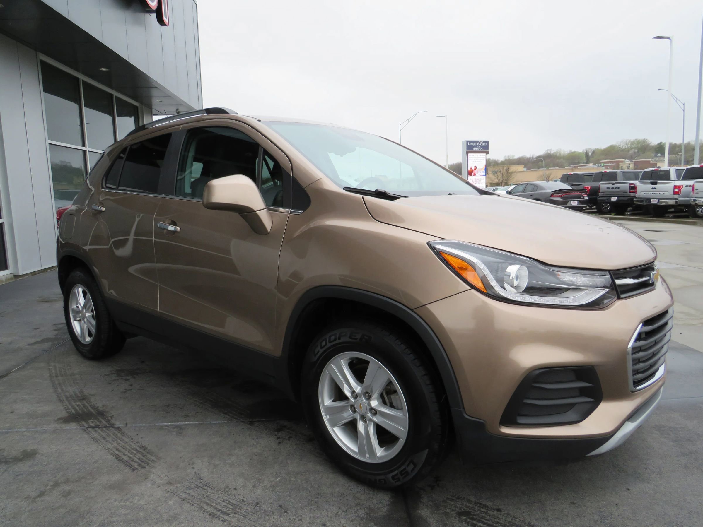 Used 2018 Chevrolet Trax LT w/ LT Convenience Package image 9