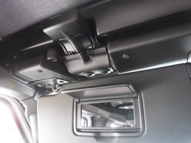 Used 2025 Jeep Wrangler Sport image 33