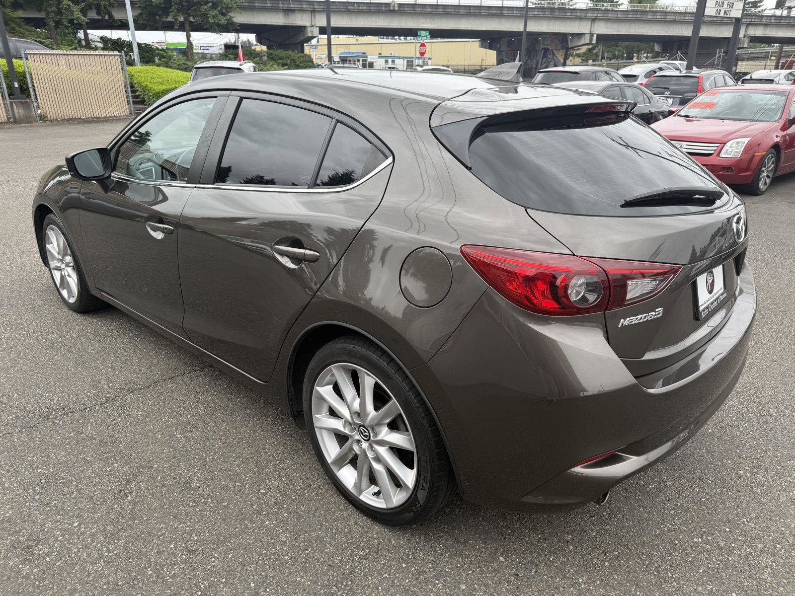 Used 2017 MAZDA MAZDA3 Grand Touring image 14