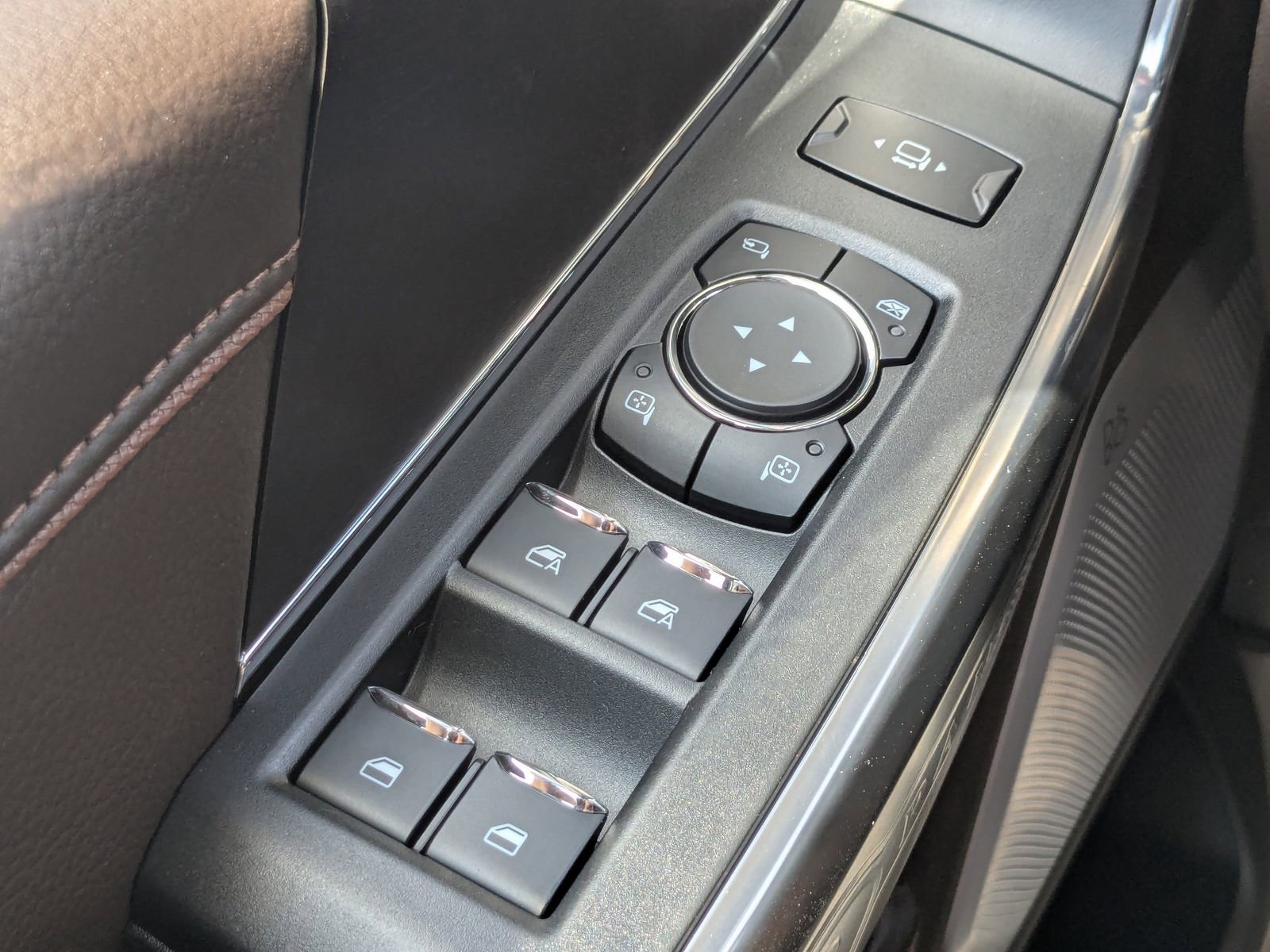 New 2025 Ford F350 King Ranch w/ Chrome Package image 28