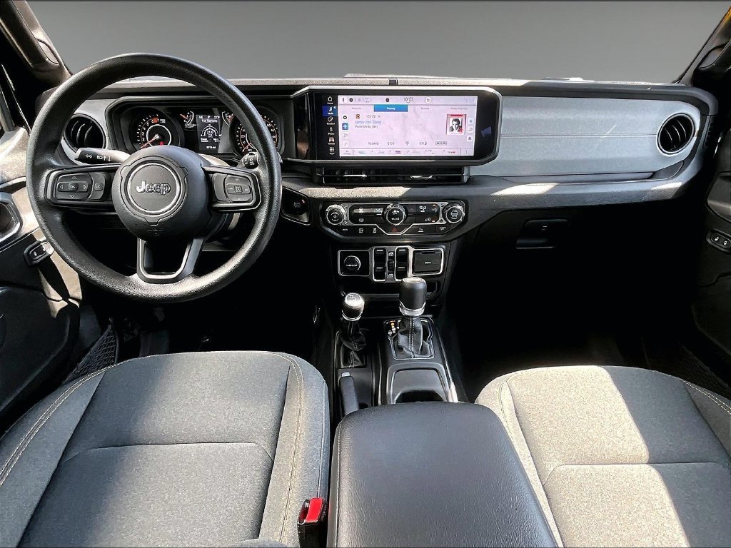 Used 2025 Jeep Wrangler Unlimited Sport AWD/4WD image 17