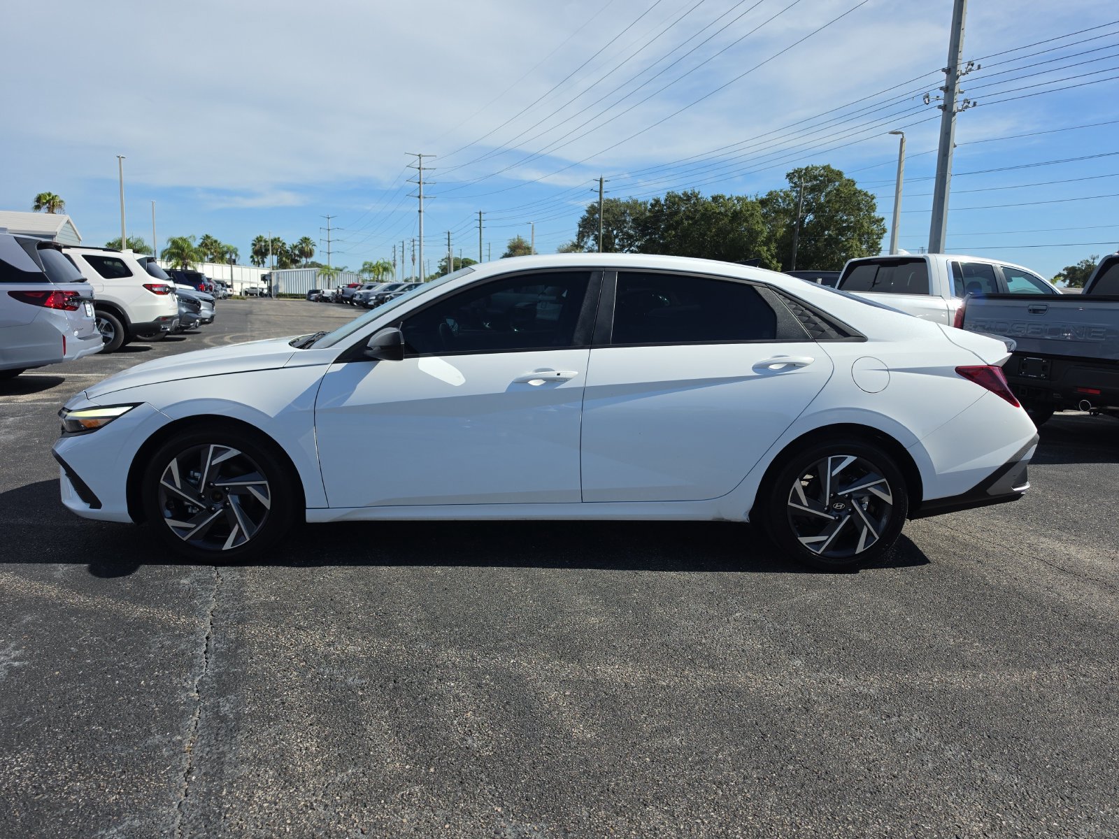 Used 2025 Hyundai Elantra Sport FWD image 6