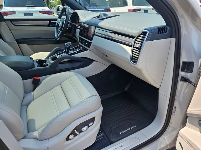 Used 2021 Porsche Cayenne AWD/4WD image 47