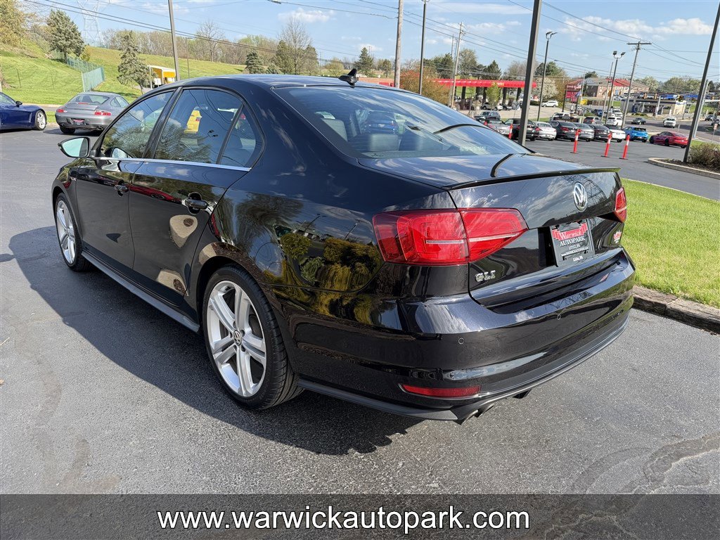 Used 2017 Volkswagen Jetta GLI FWD image 9