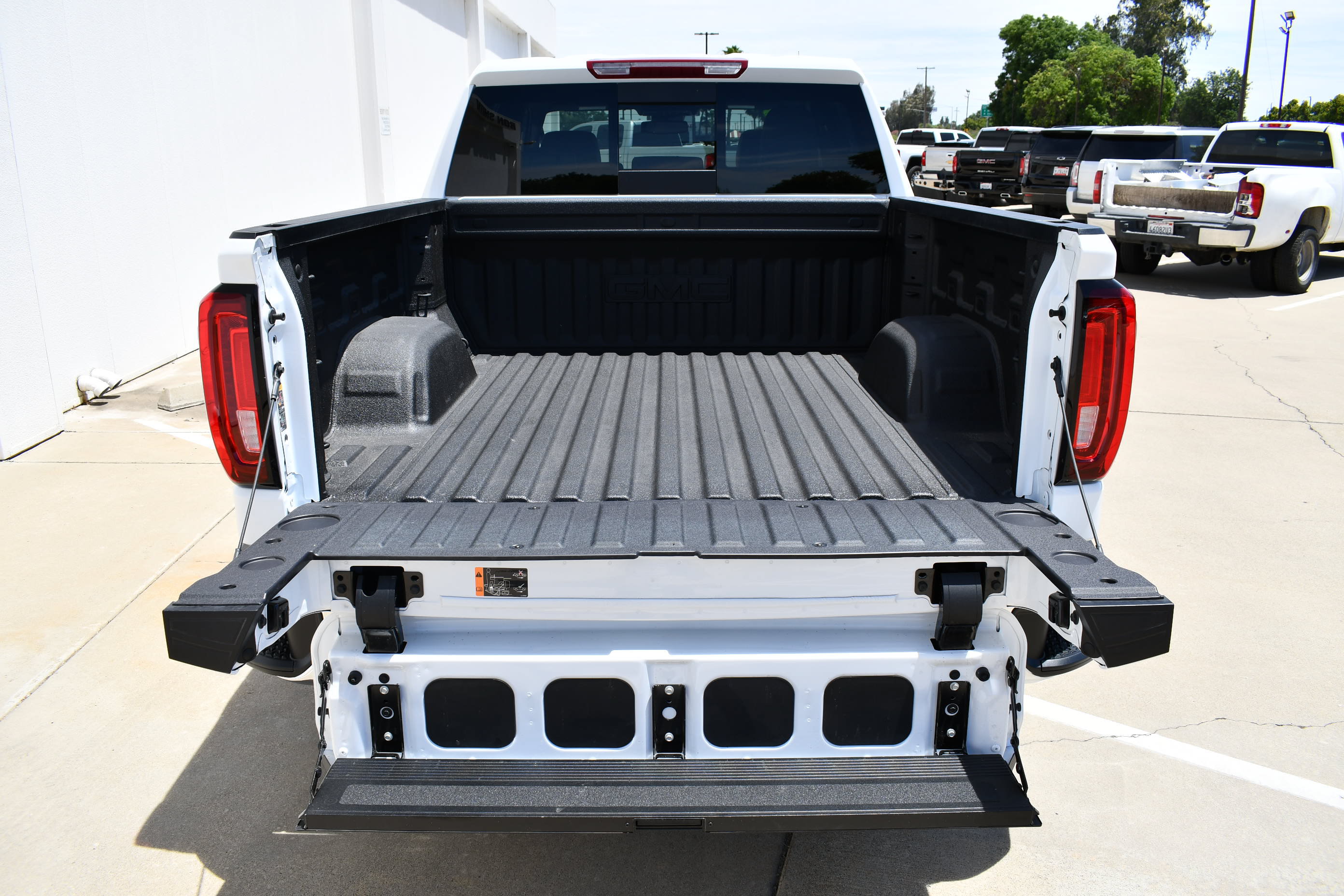 New 2026 GMC Sierra 1500 SLT w/ SLT Premium Plus Package RWD image 11