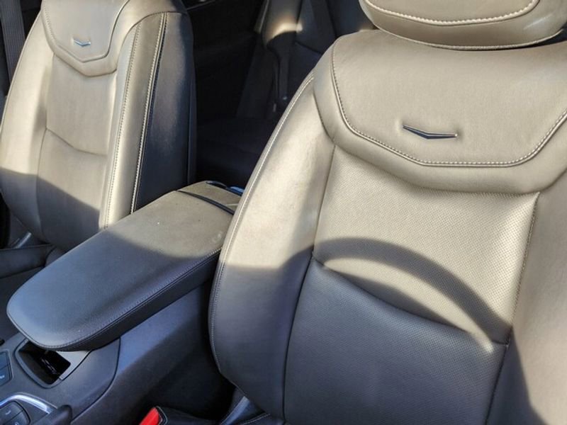 Used 2025 Cadillac XT6 Premium Luxury image 16