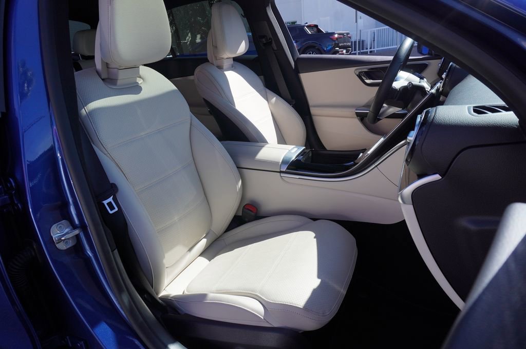 Used 2025 Mercedes-Benz C 300 Sedan image 12