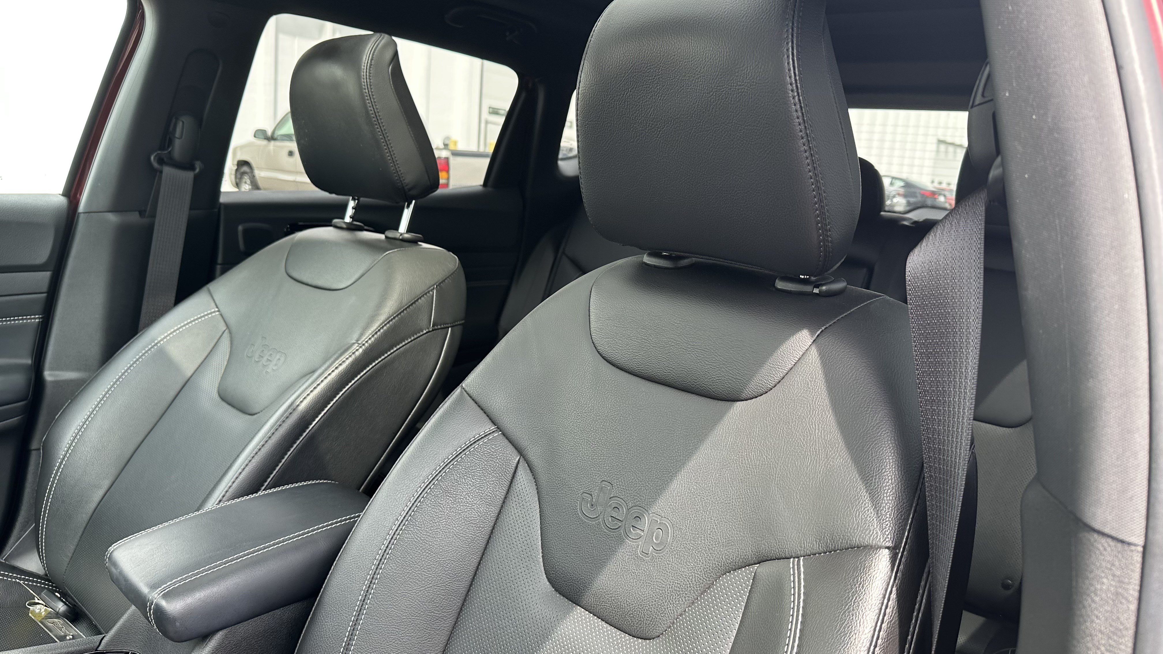 Used 2022 Jeep Compass High Altitude AWD/4WD image 18