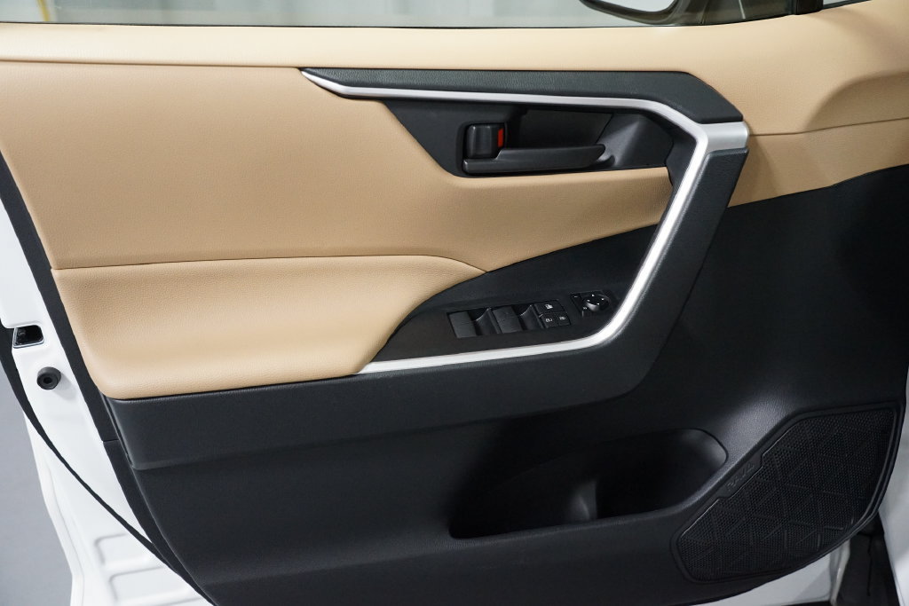 Certified 2023 Toyota RAV4 LE FWD image 28