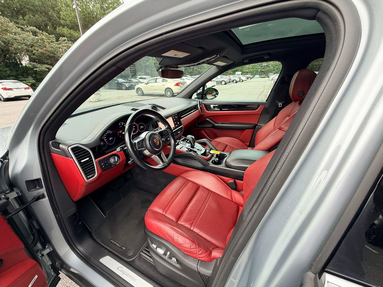 Used 2021 Porsche Cayenne AWD/4WD image 8