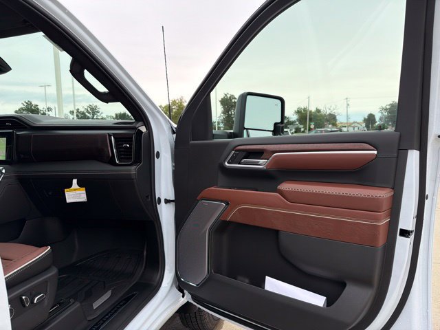 New 2026 GMC Sierra 3500 Denali Ultimate AWD/4WD image 40
