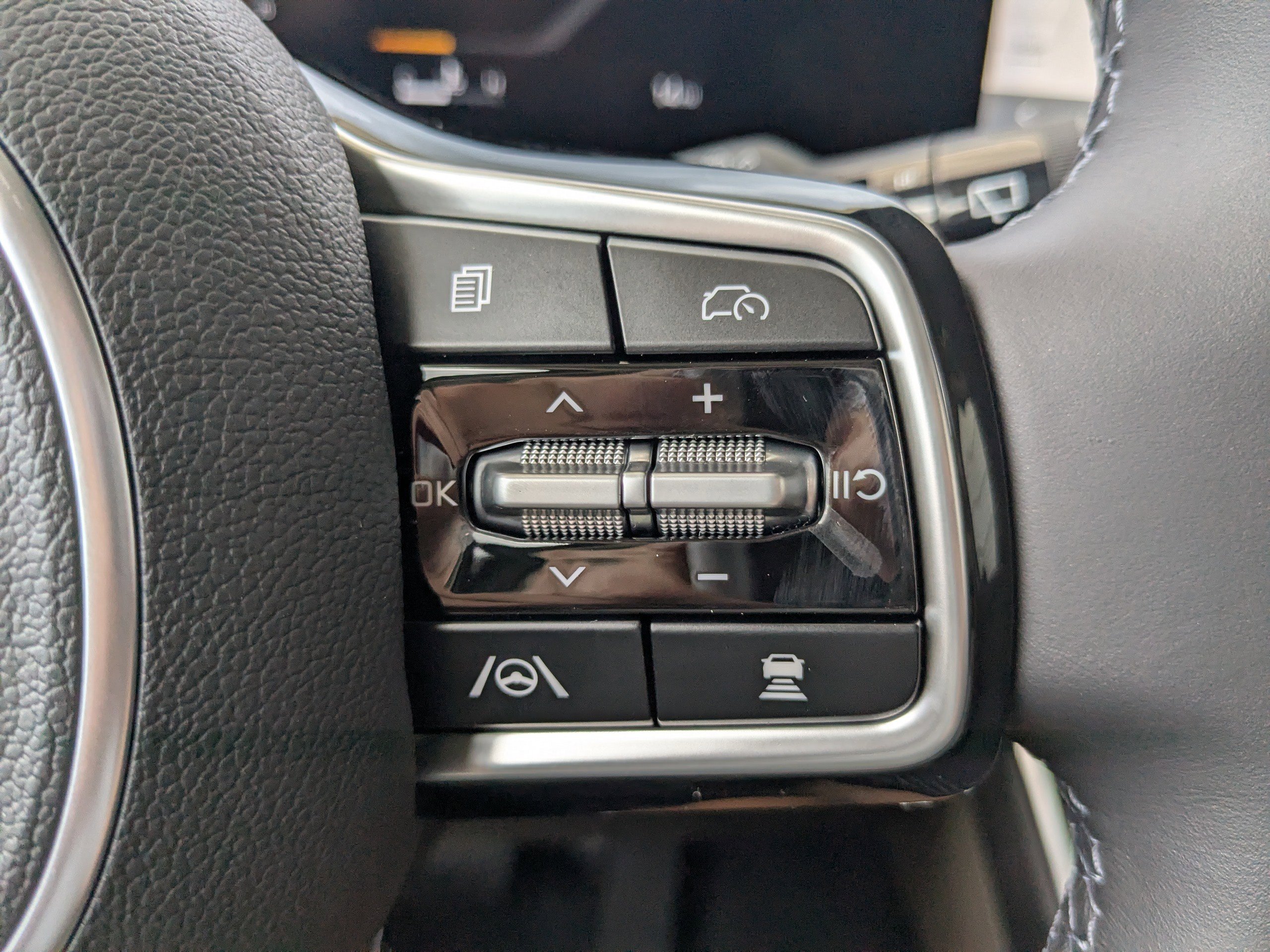 New 2026 Kia Carnival SX image 33