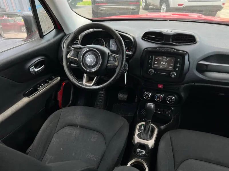 Used 2015 Jeep Renegade Latitude FWD image 14