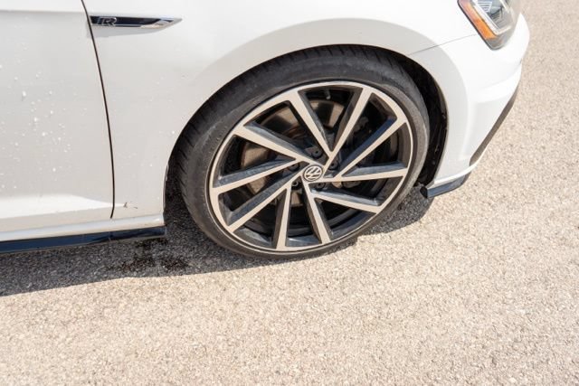 Used 2019 Volkswagen Golf R 4-Door AWD/4WD image 9