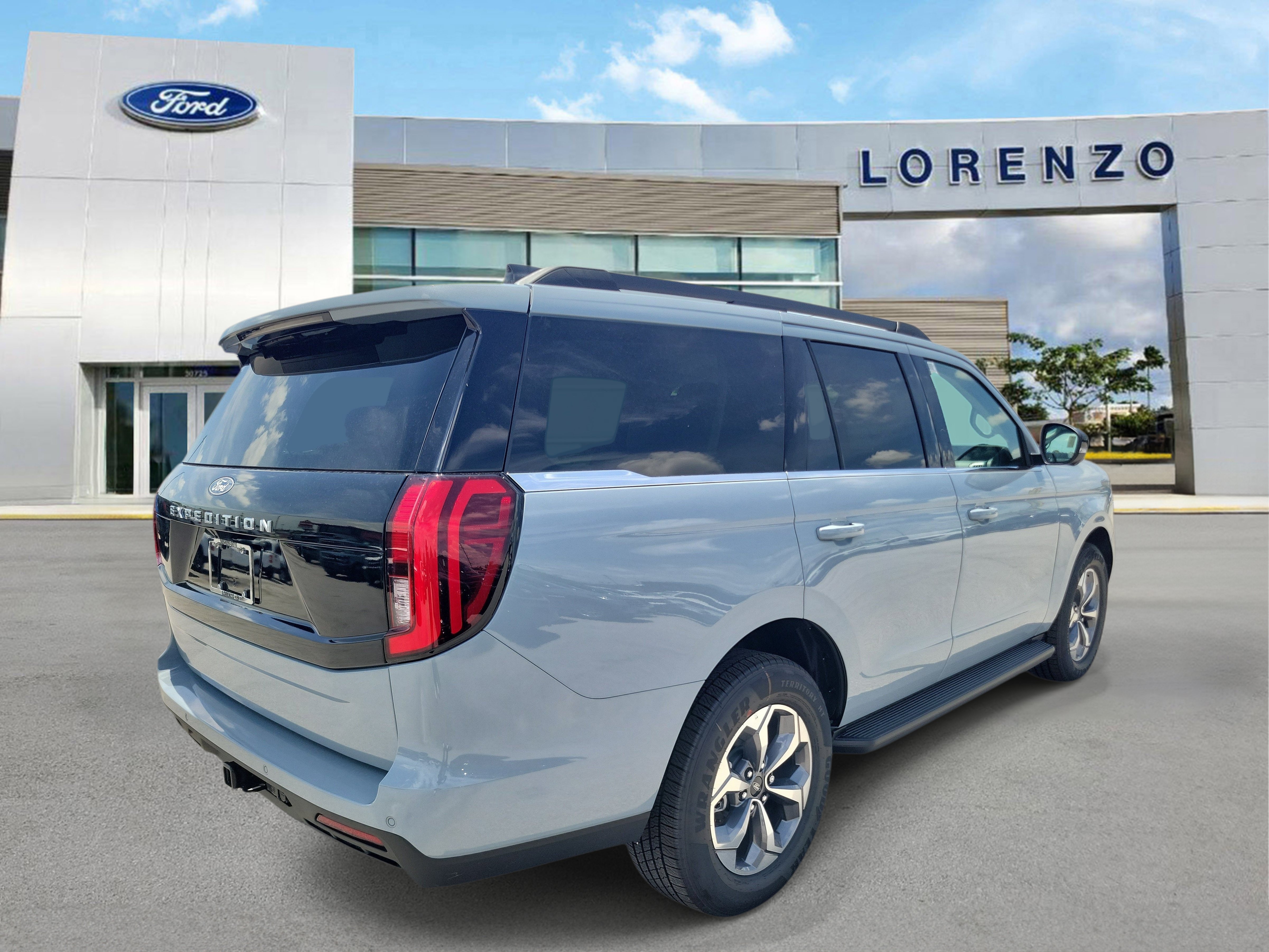 New 2027 Ford Expedition Active RWD image 4
