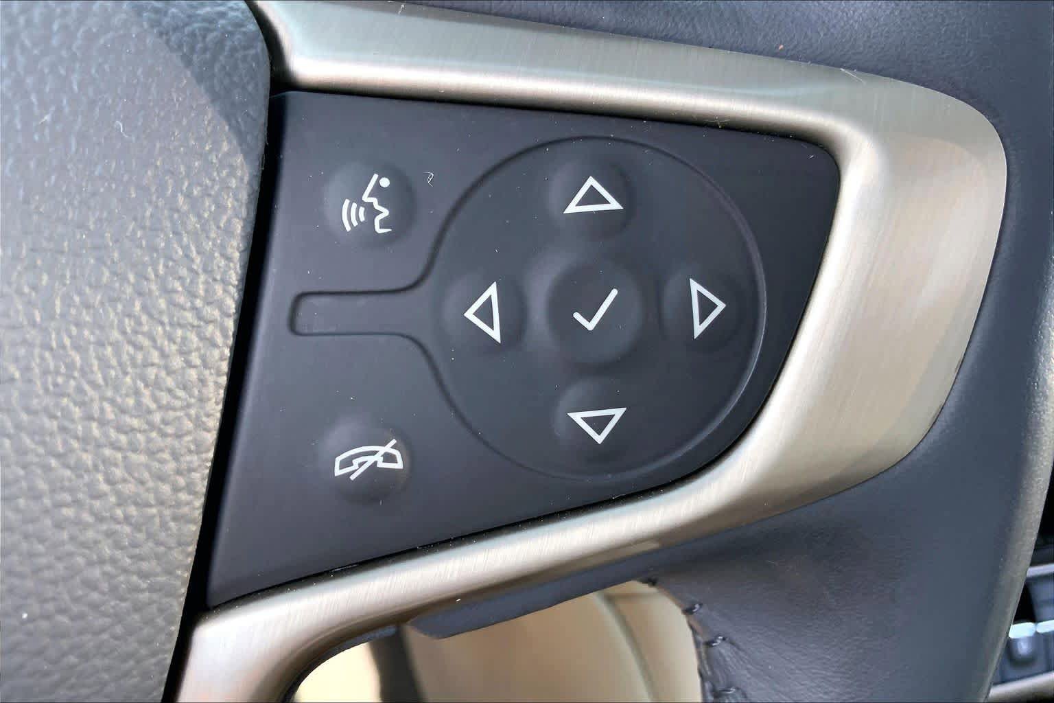Used 2020 GMC Acadia Denali AWD/4WD image 24