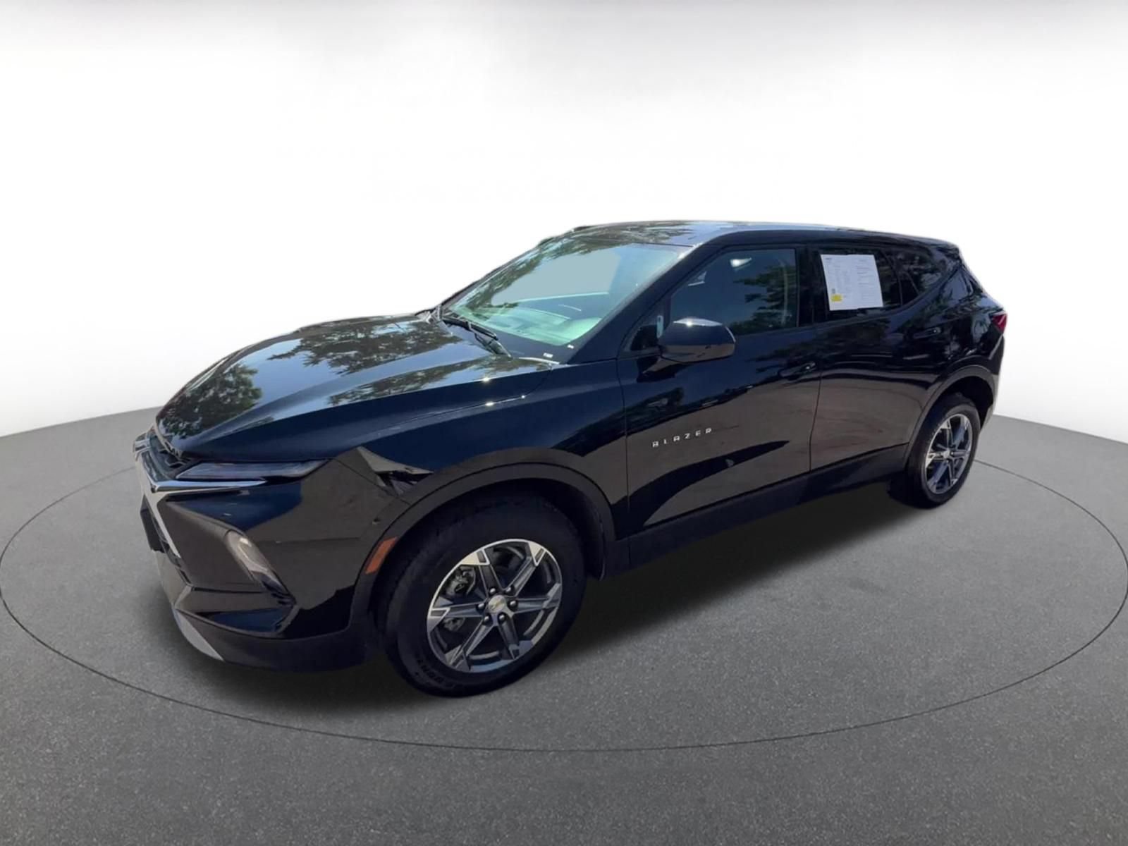 Used 2025 Chevrolet Blazer LT FWD image 8