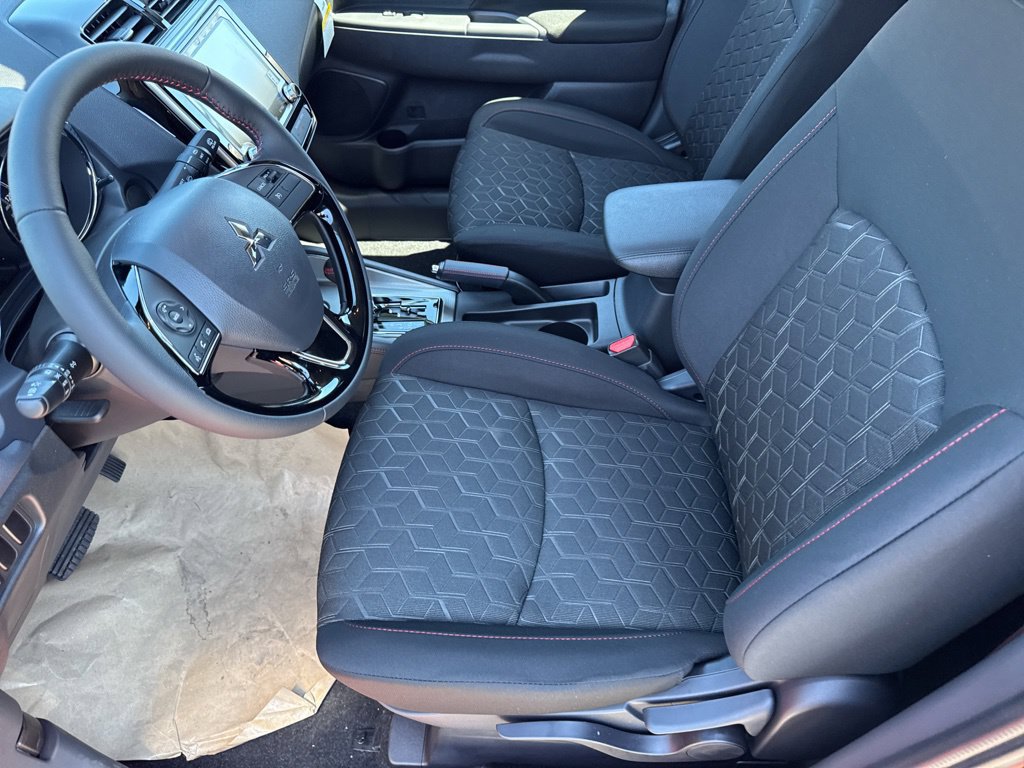 New 2027 Mitsubishi Outlander Sport LE FWD image 21