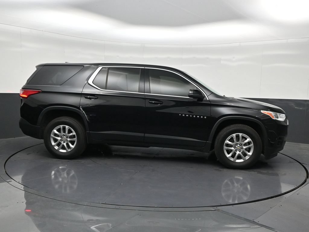 Used 2021 Chevrolet Traverse LS FWD image 7