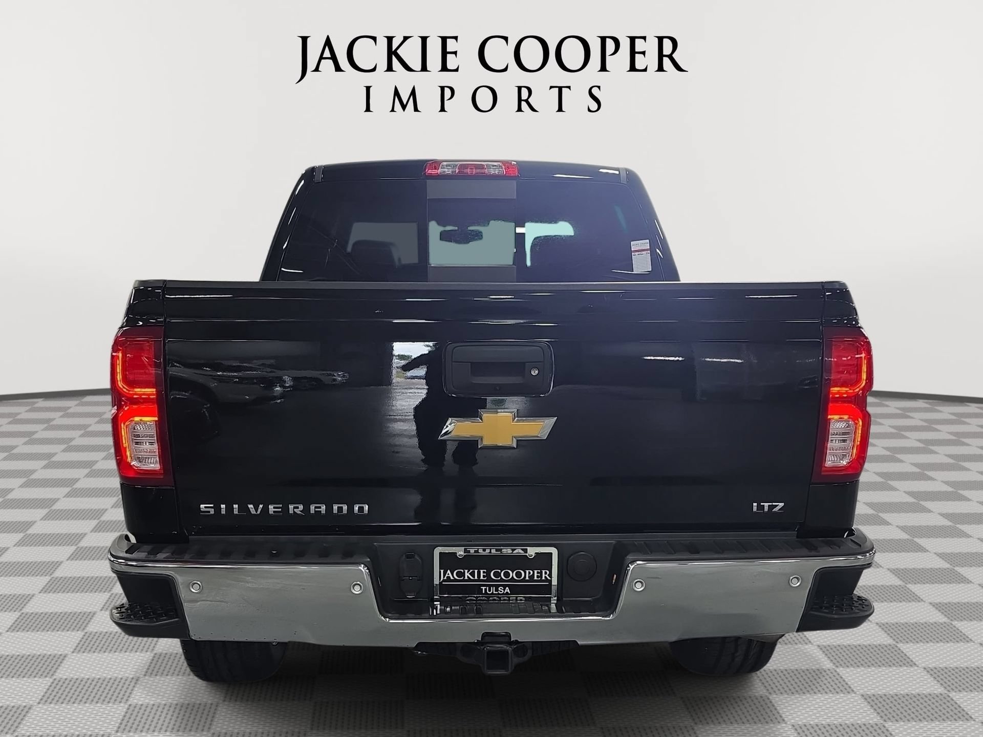 Used 2018 Chevrolet Silverado 1500 LTZ w/ Sport Package AWD/4WD image 6