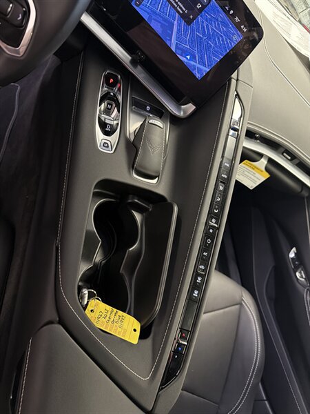Used 2025 Chevrolet Corvette Stingray Coupe w/ 1LT RWD image 33