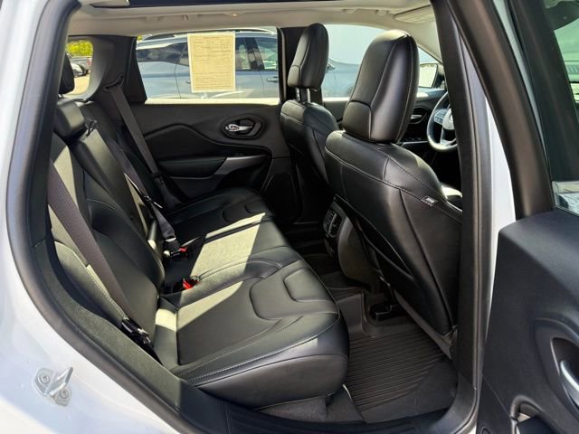 Used 2022 Jeep Cherokee Limited w/ Mopar Interior Package image 28