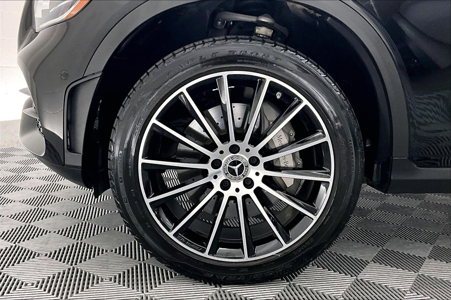 Used 2023 Mercedes-Benz GLC 300 4MATIC image 8