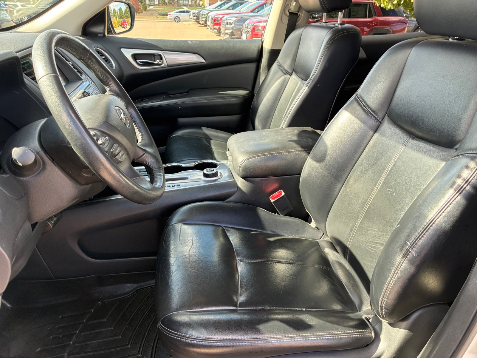 Used 2018 Nissan Pathfinder SL AWD/4WD image 12