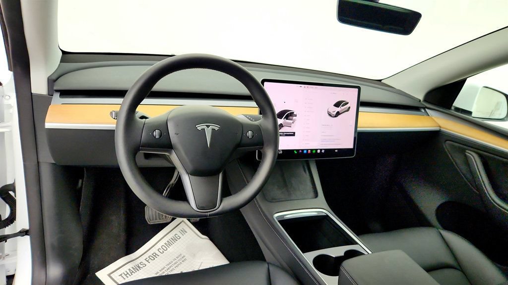 Used 2025 Tesla Model Y Long Range AWD/4WD image 12