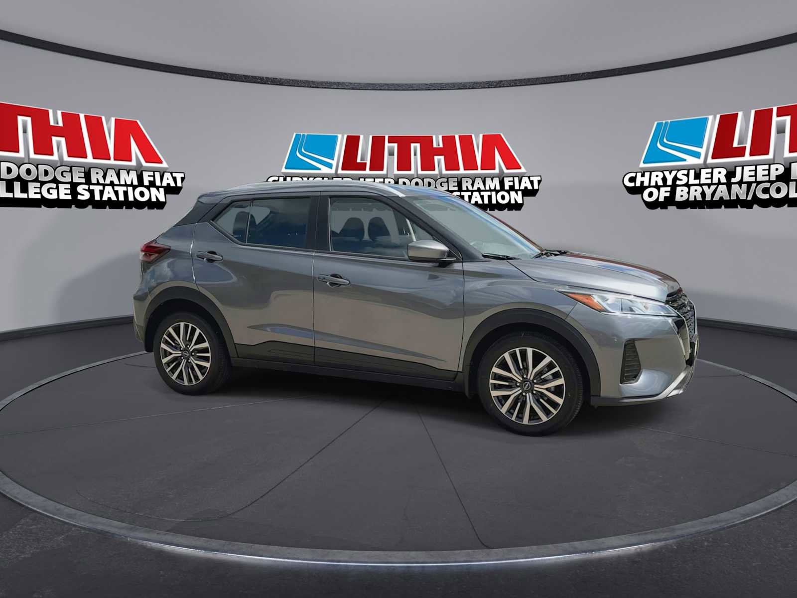 Used 2024 Nissan Kicks SV FWD image 9