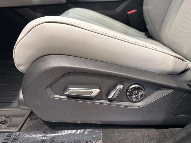 Used 2026 Acura MDX w/ Technology Package AWD/4WD image 15
