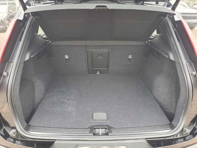 Certified 2026 Volvo XC40 B5 Core w/ Climate Package AWD/4WD image 33